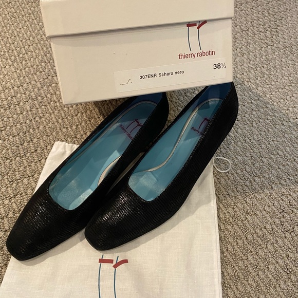 Thierry Rabotin Black Leather Pumps - Picture 10 of 13